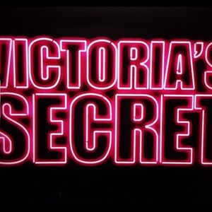 Victoria’s Secret bath mat set bath mat set